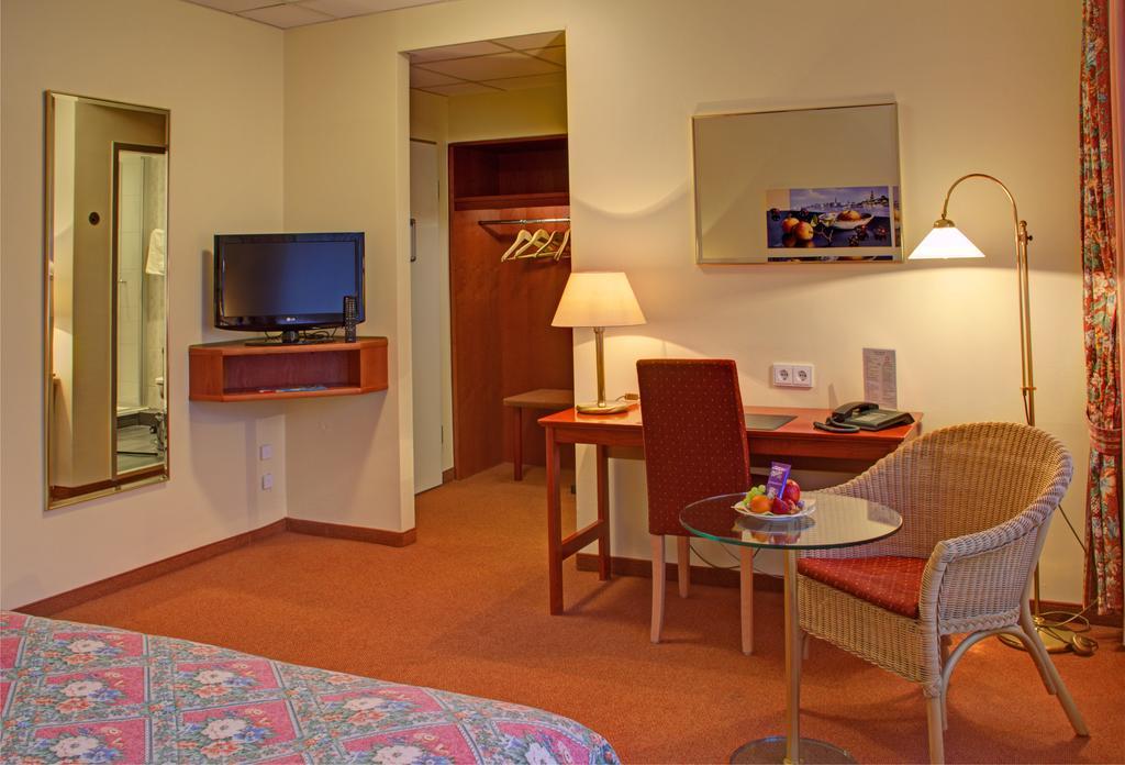 Hotel Kreuzer Wedel Værelse billede